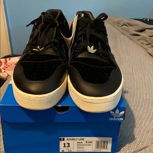 Adidas Rivarly Low
